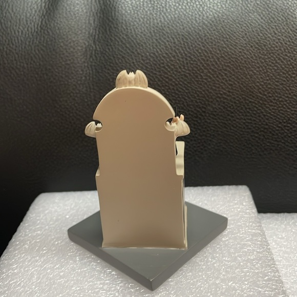 Department 56 “Elvira Is A Hit!” Figurine - Picture 3 of 13